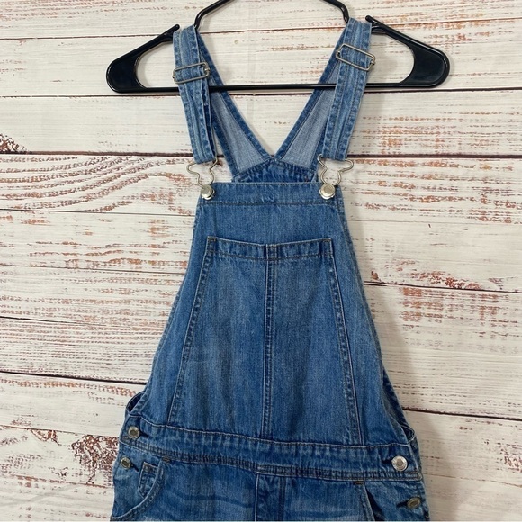 American Eagle outfitters ripped size XSmall raw hem short overalls - Picture 8 of 8